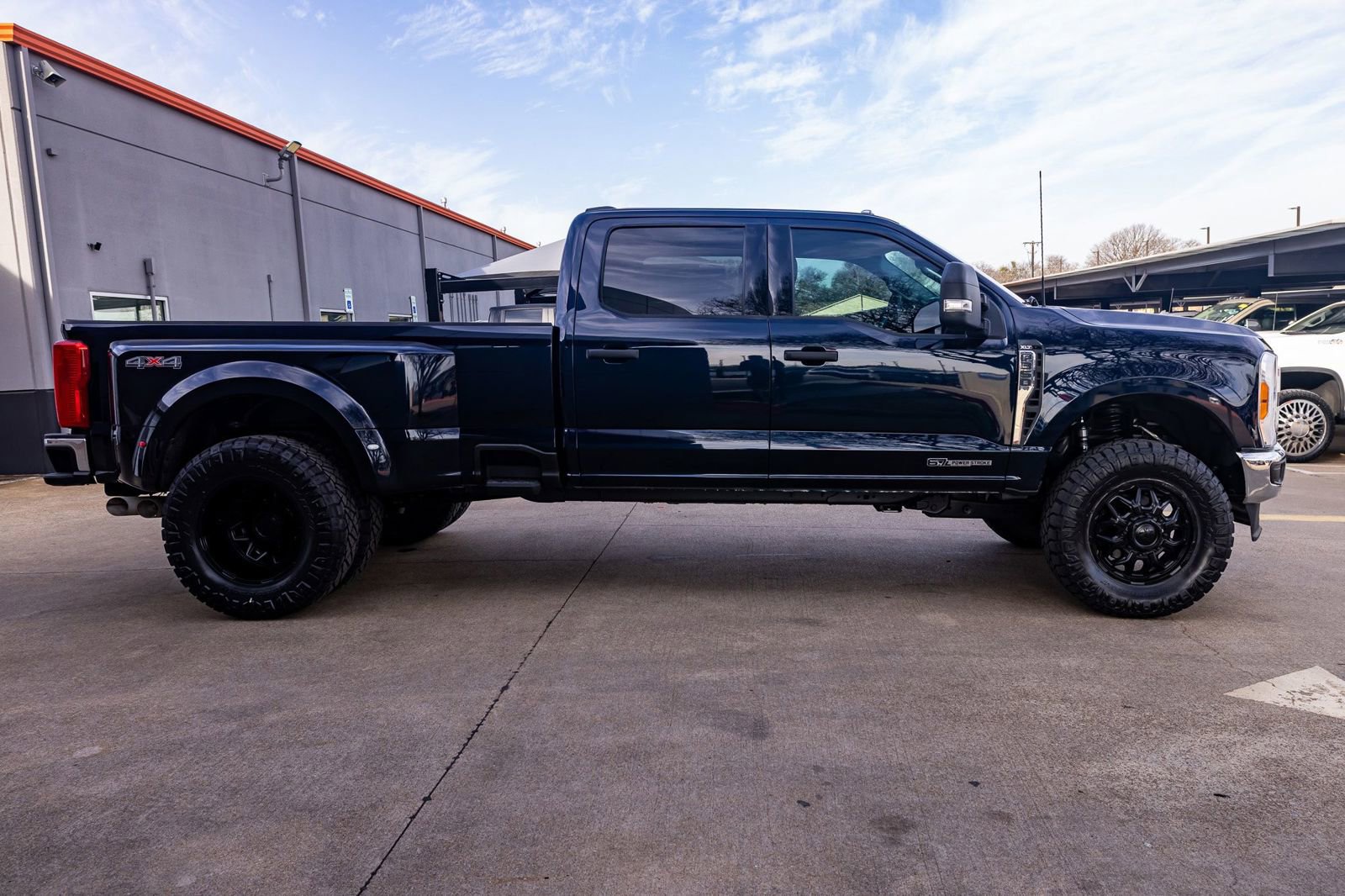 Used 2023 Ford F350 XLT AWD/4WD image 11