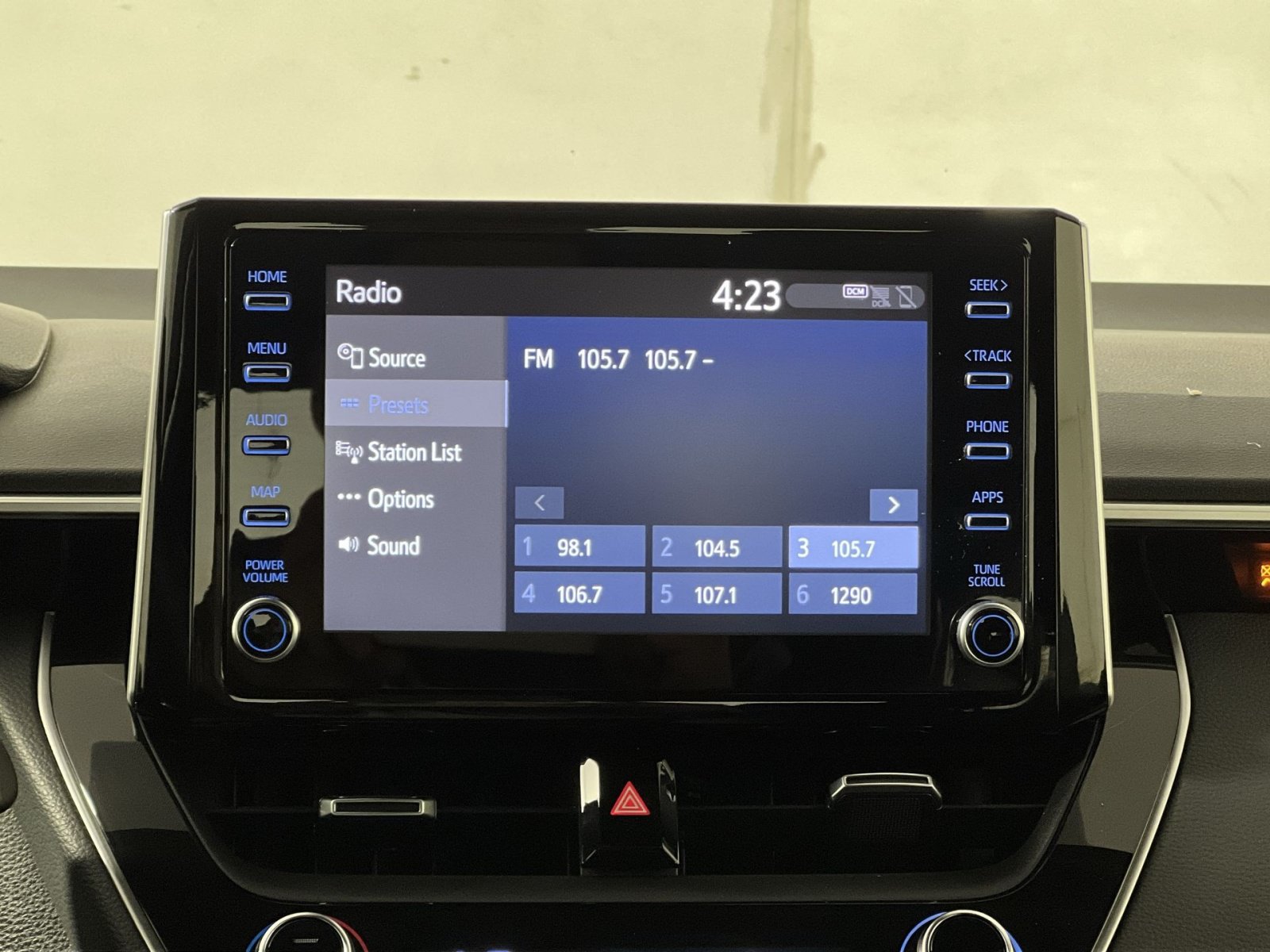 Used 2020 Toyota Corolla SE FWD image 13