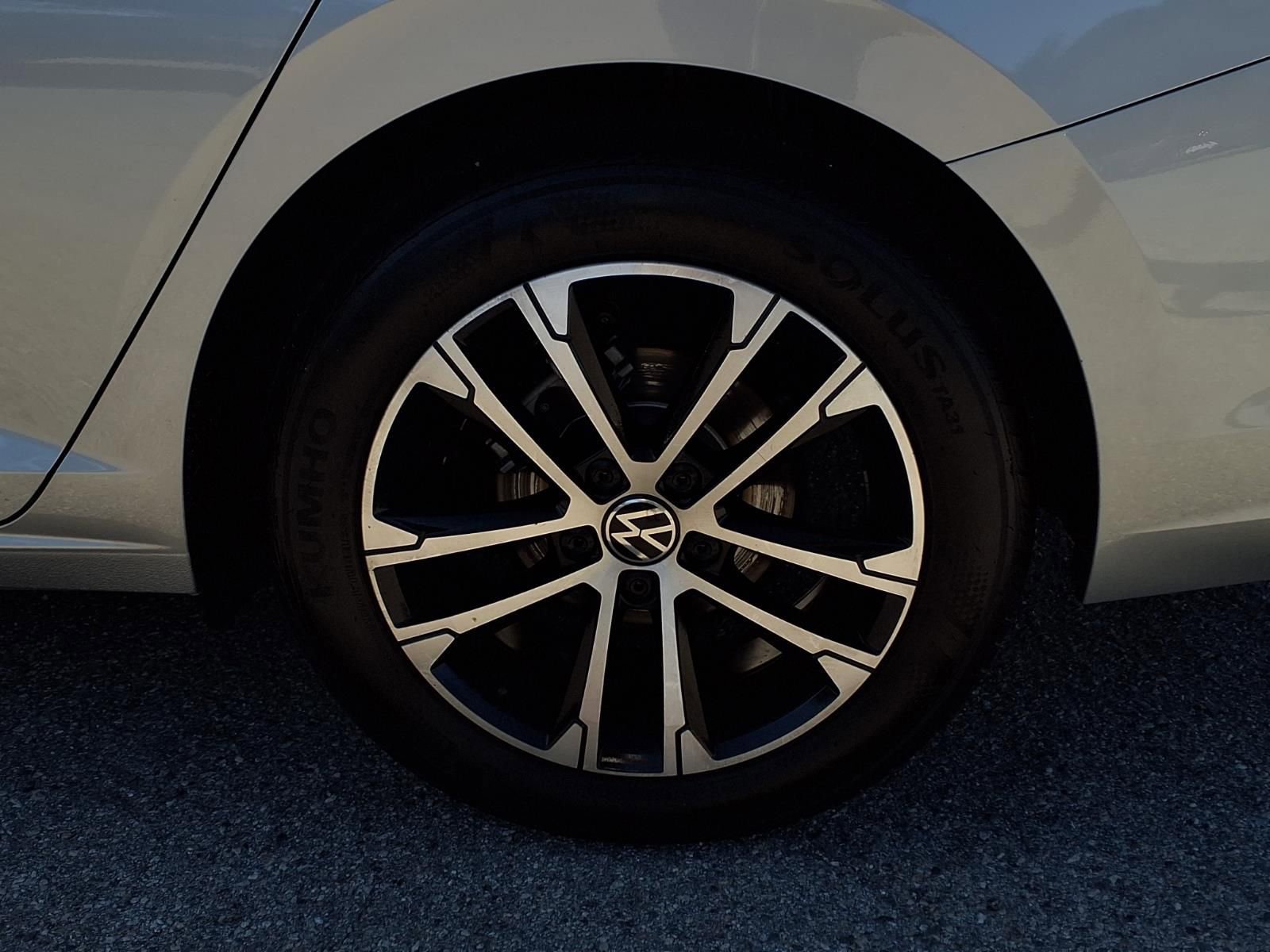 Certified 2025 Volkswagen Jetta Sport image 5