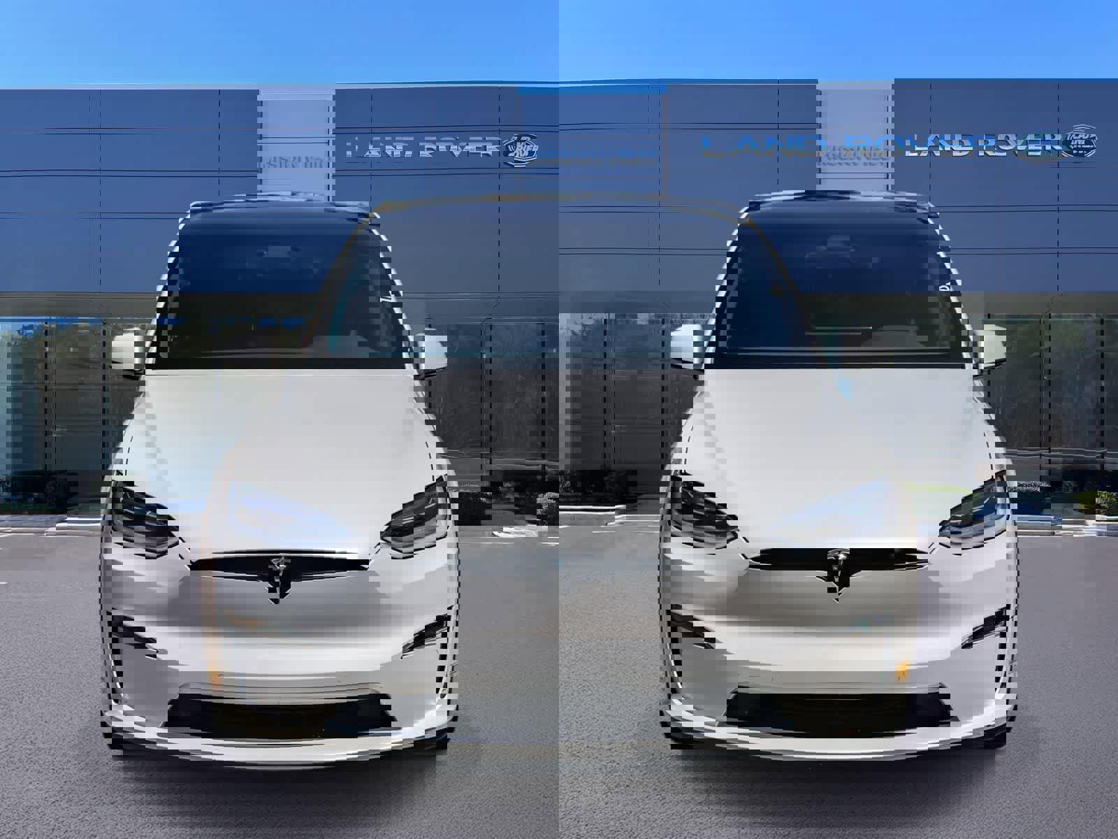 Used 2022 Tesla Model X Plaid image 2