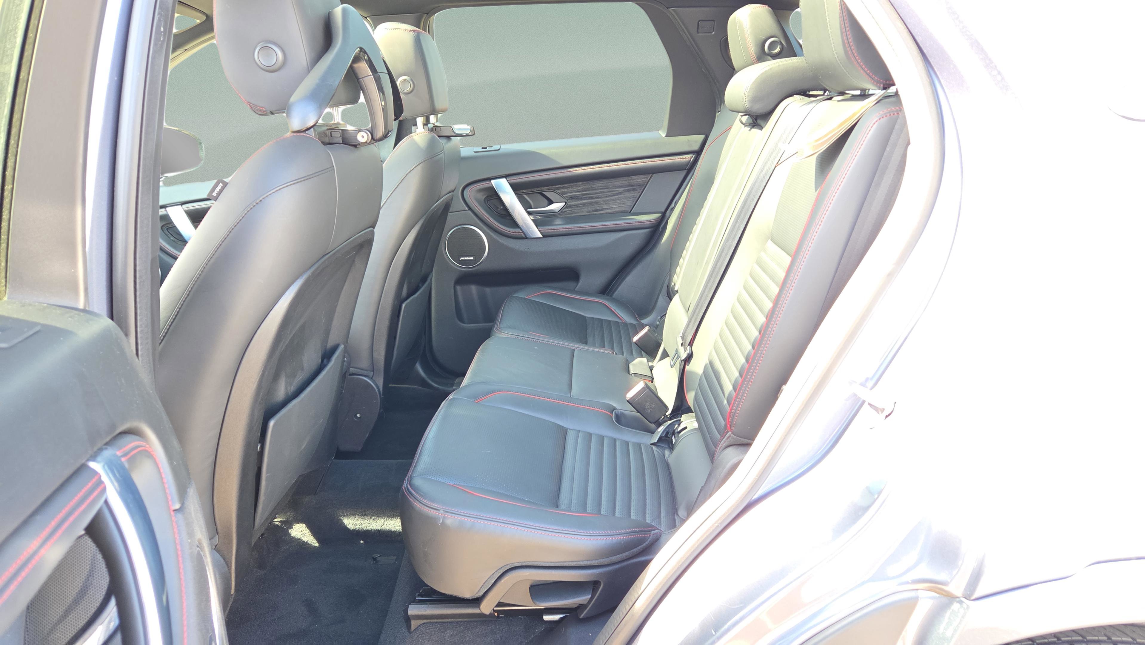 Used 2020 Land Rover Discovery Sport SE R-Dynamic image 11