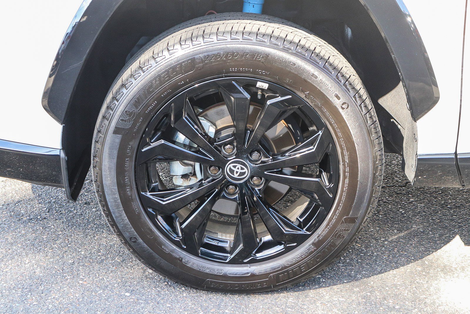 Used 2025 Toyota RAV4 SE image 13