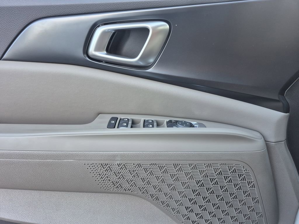 New 2026 Kia Carnival LX FWD image 6