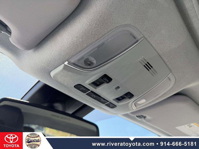 Certified 2018 Toyota Prius Four w/ Advanced Technology Package image 25