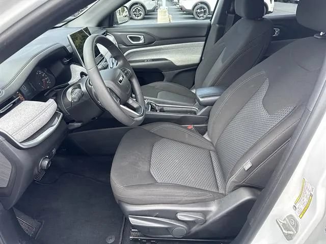 Used 2023 Jeep Compass Sport AWD/4WD image 9