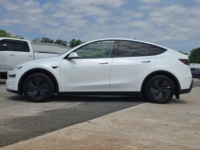 Used 2026 Tesla Model Y 2WD image 2