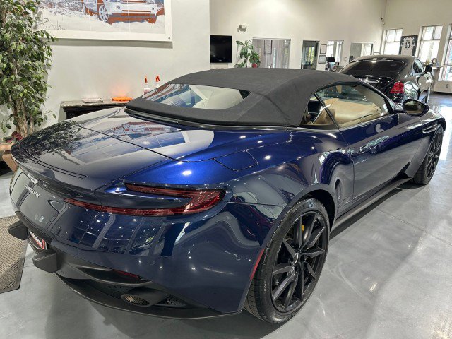 Used 2019 Aston Martin DB11 Volante RWD image 12