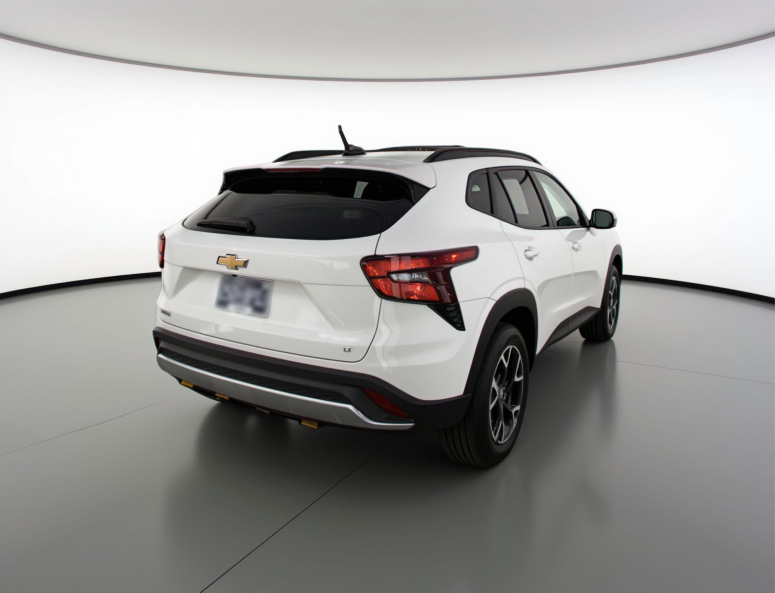 Used 2025 Chevrolet Trax LT FWD image 9