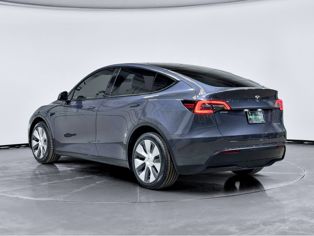 Used 2022 Tesla Model Y Long Range image 2