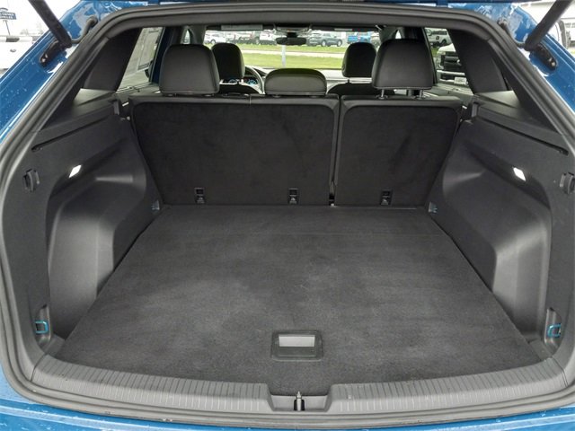 Used 2025 Volkswagen Atlas Cross Sport SE image 11