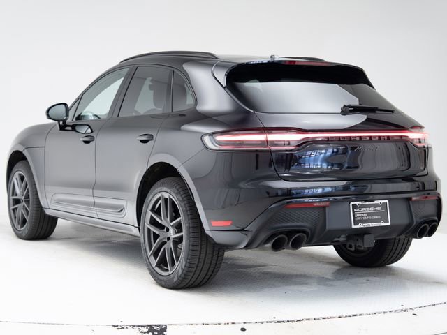 Certified 2025 Porsche Macan AWD/4WD image 3