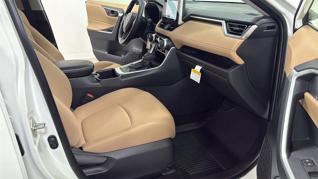 Certified 2025 Toyota RAV4 LE image 18