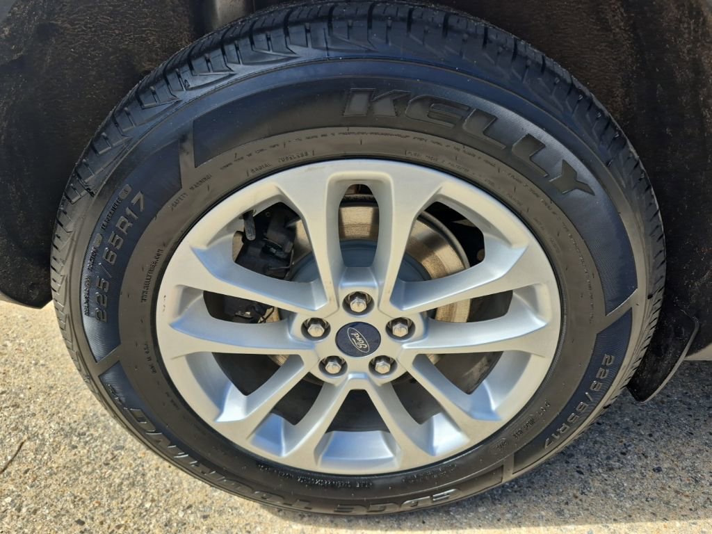 Used 2020 Ford Escape SE image 9