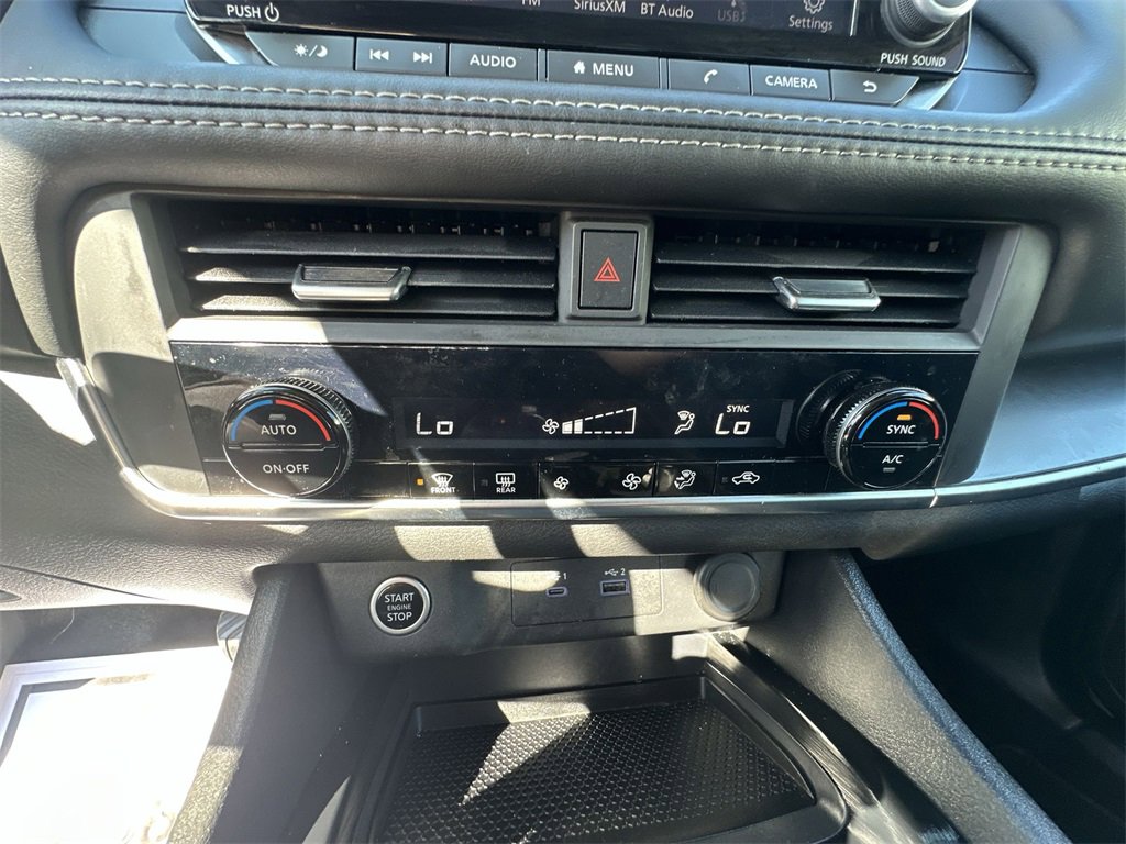 Used 2023 Nissan Rogue SV image 17