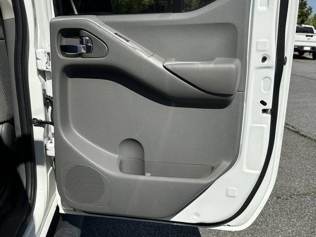 Used 2020 Nissan Frontier SV w/ Midnight Edition Floor Mats AWD/4WD image 18