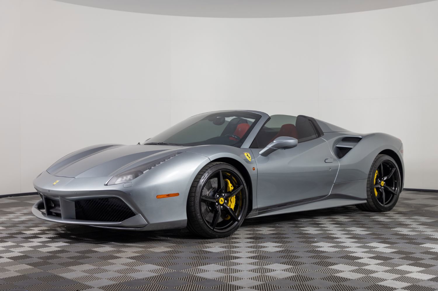 Used 2019 Ferrari 488 Spider image 14