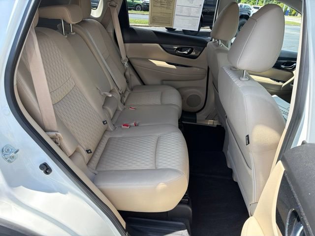 Used 2017 Nissan Rogue SV AWD/4WD image 19