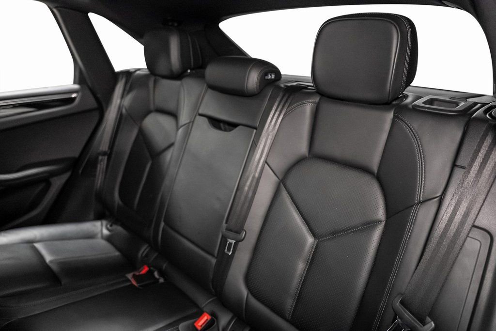 Used 2017 Porsche Macan image 37