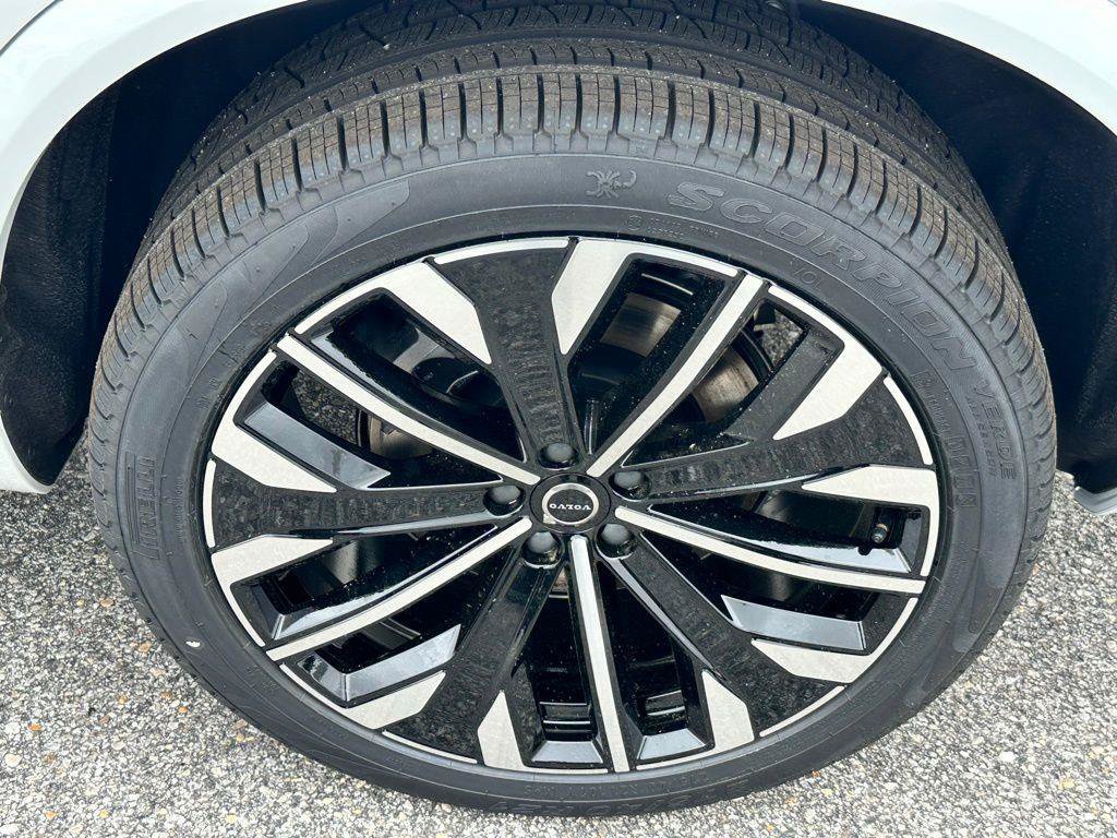 New 2026 Volvo XC90 T8 Ultra w/ Protection Package Premier AWD/4WD image 28