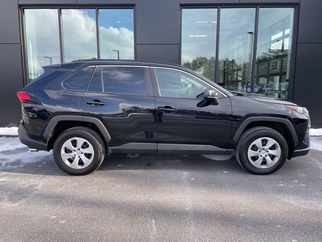 Used 2021 Toyota RAV4 LE image 5