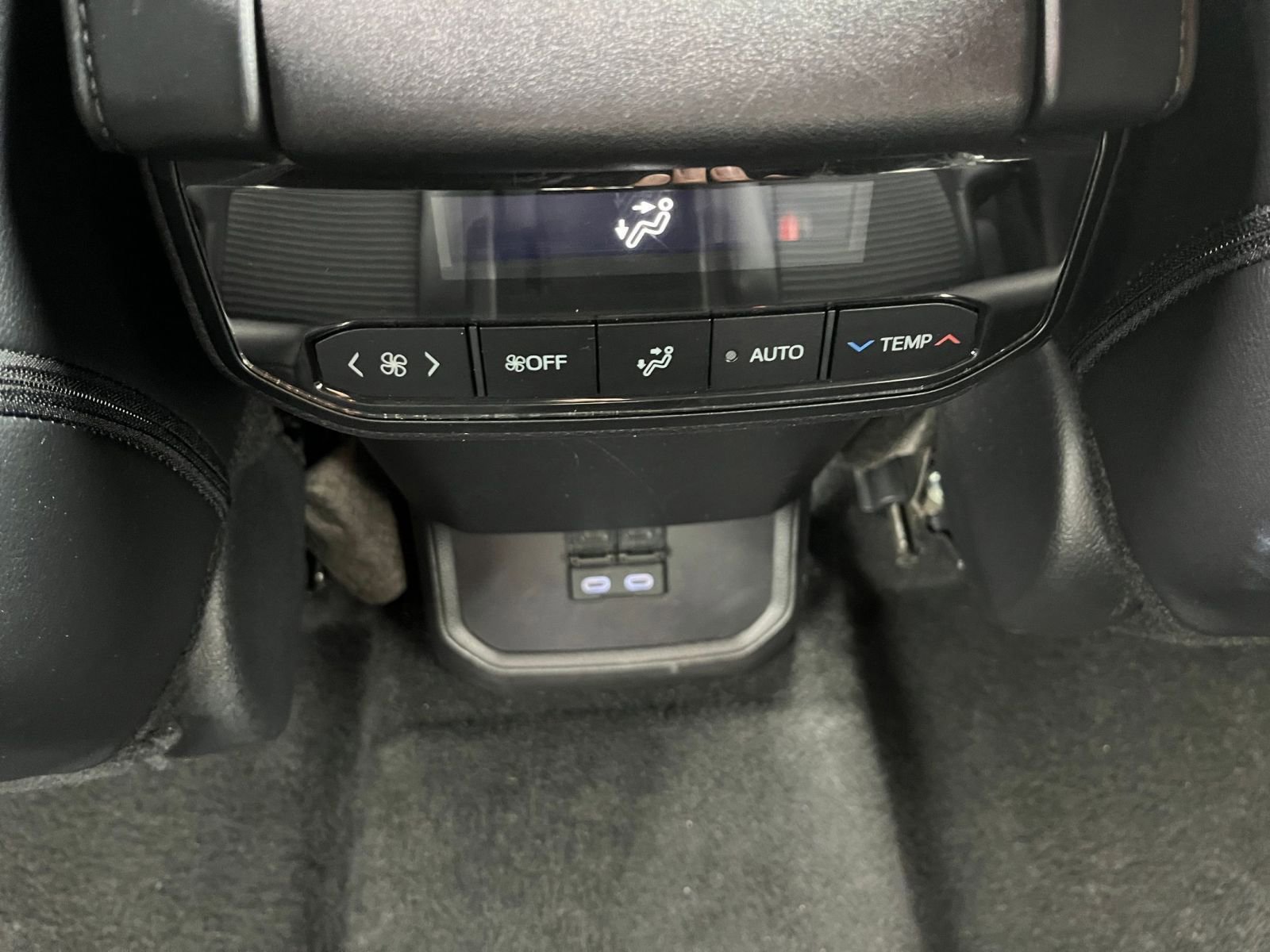 Used 2025 Toyota Highlander XSE AWD/4WD image 24