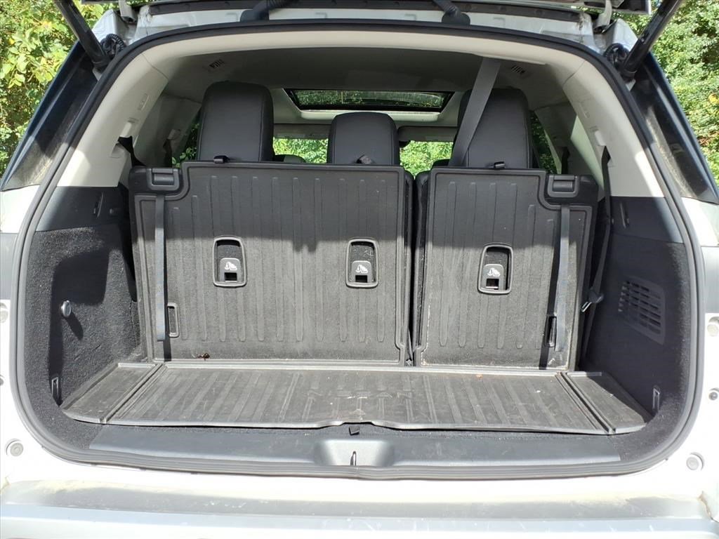Used 2022 Nissan Pathfinder Platinum w/ Cargo Package image 15