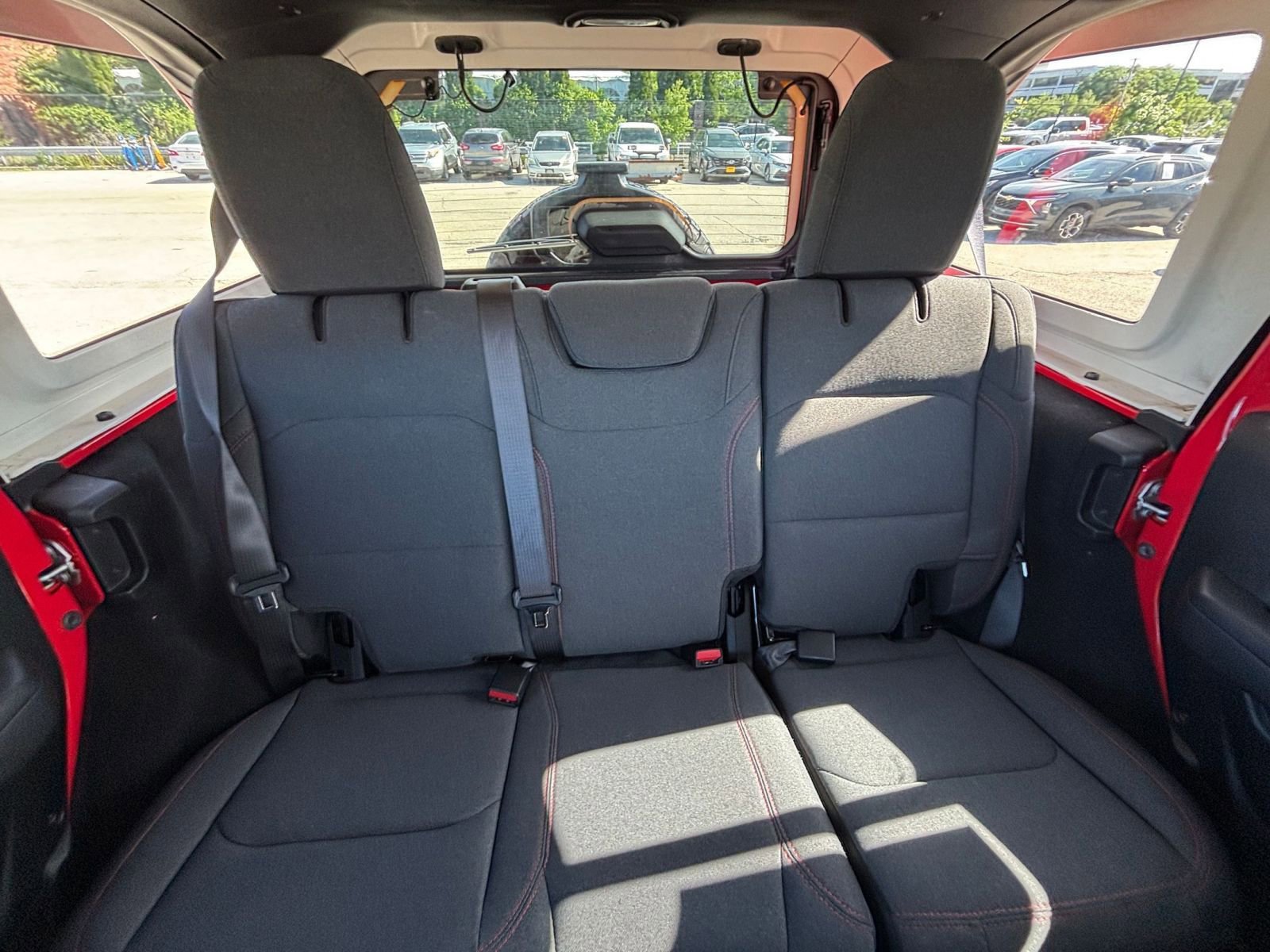 Used 2025 Jeep Wrangler Unlimited Rubicon AWD/4WD image 37