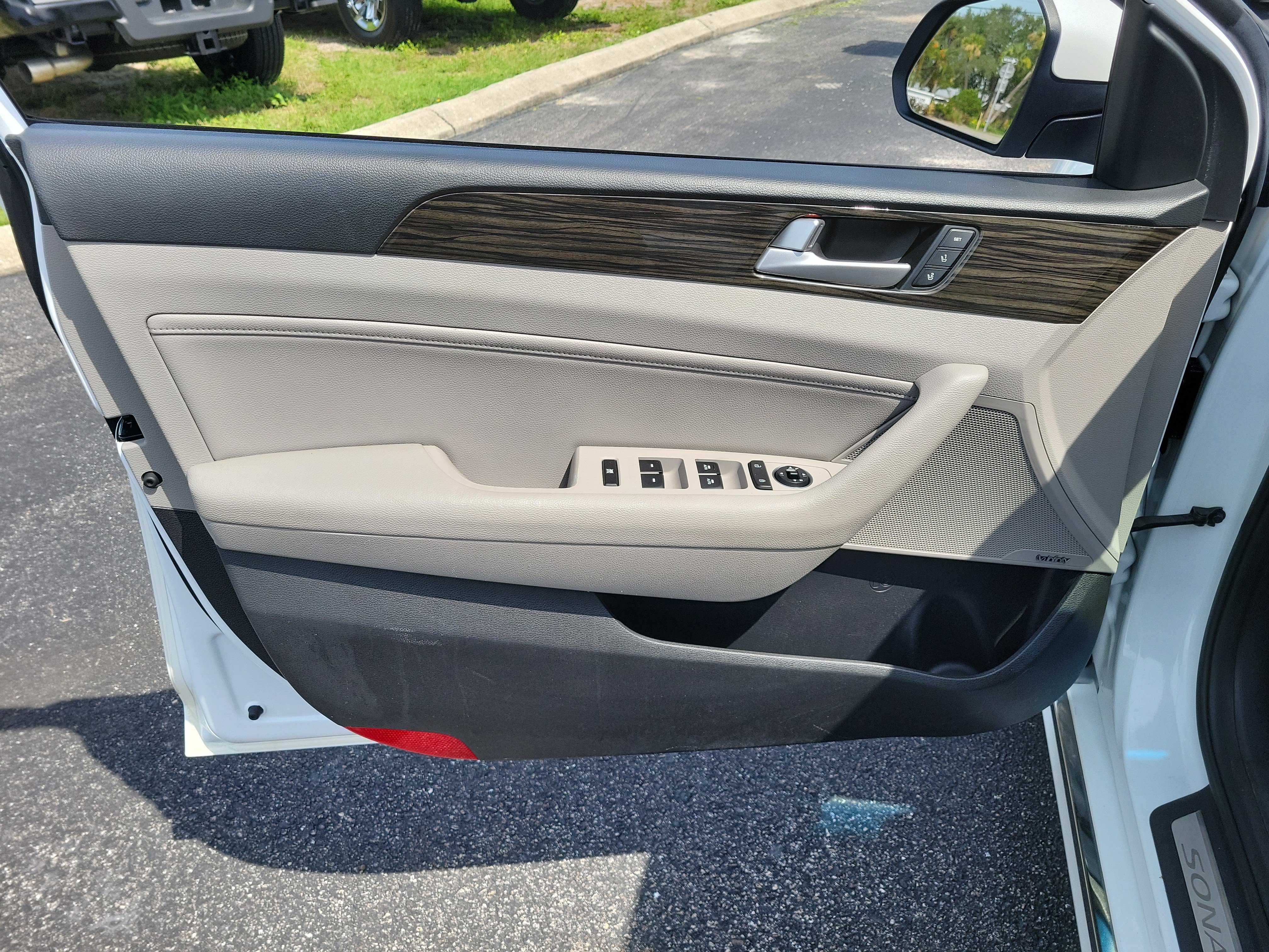 Used 2017 Hyundai Sonata Limited FWD image 21