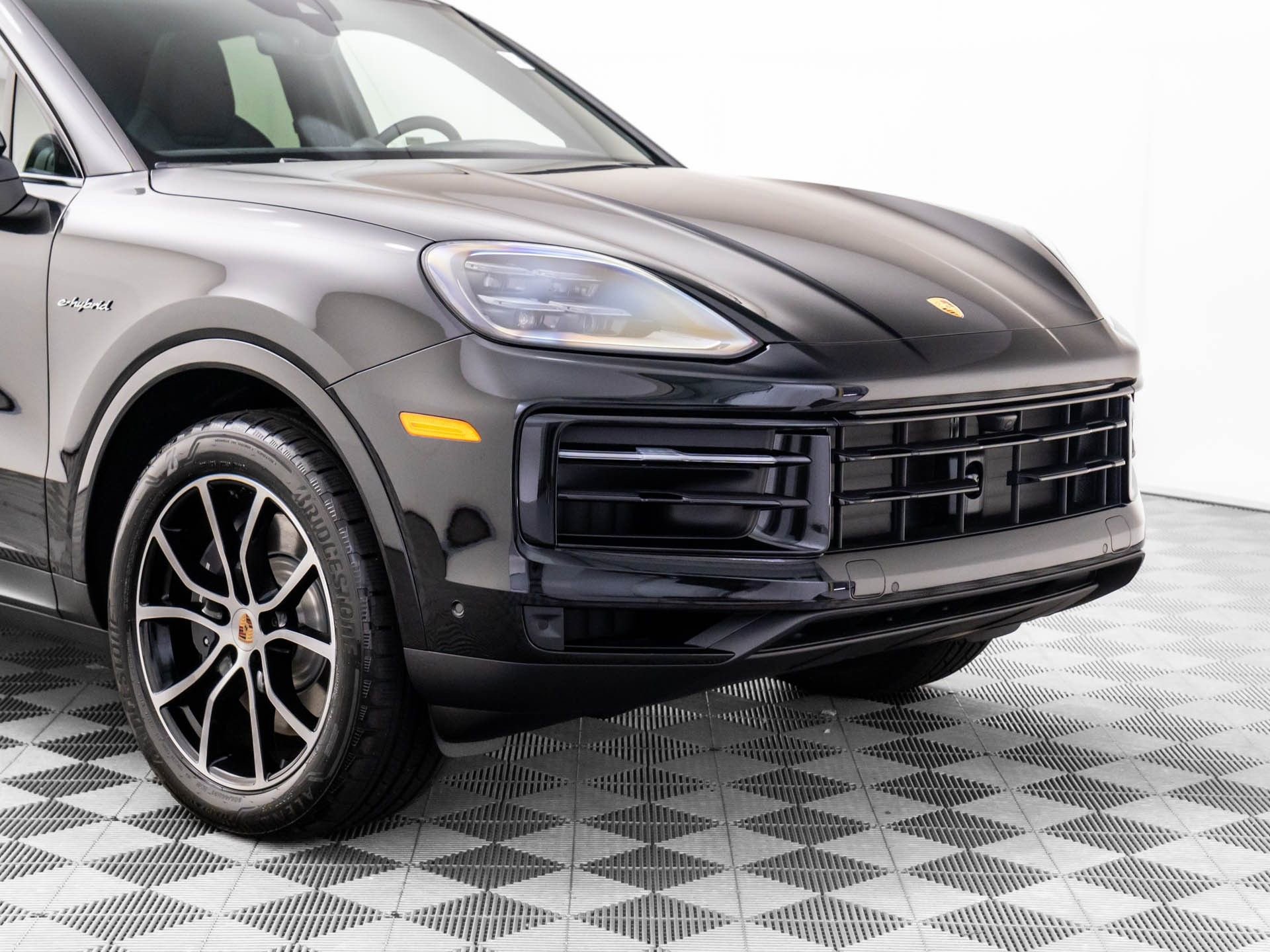 New 2025 Porsche Cayenne E-Hybrid Coupe image 34