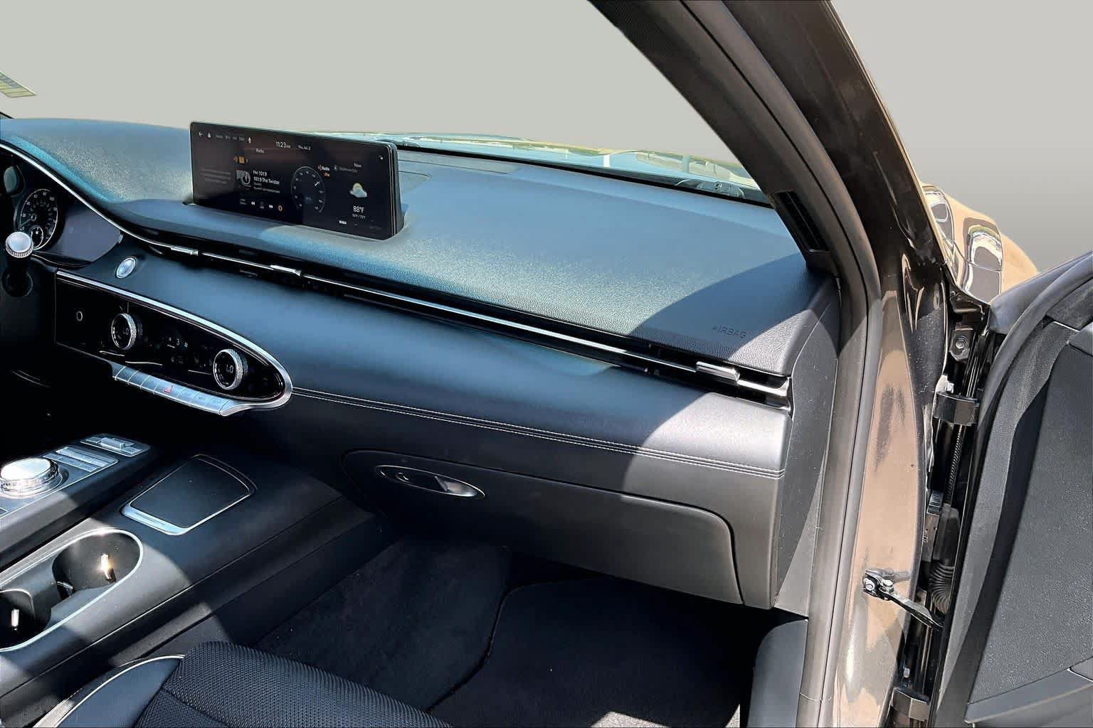 Used 2024 Genesis GV70 3.5T Sport AWD/4WD image 18