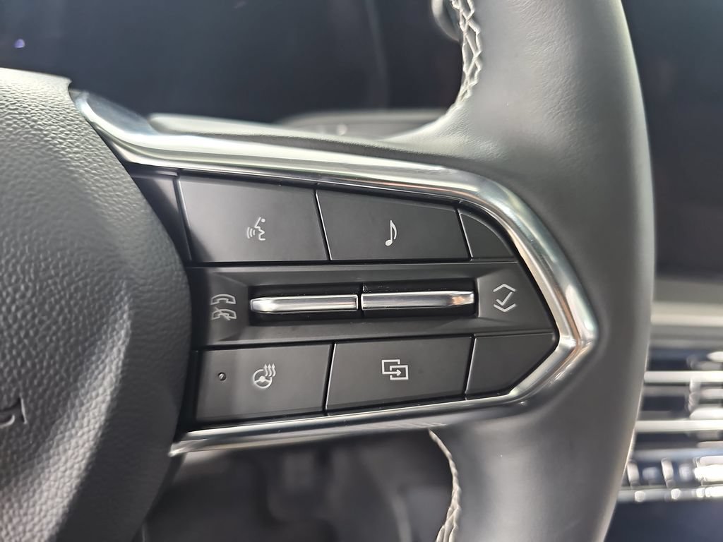 Used 2025 Chevrolet Traverse LT FWD image 27