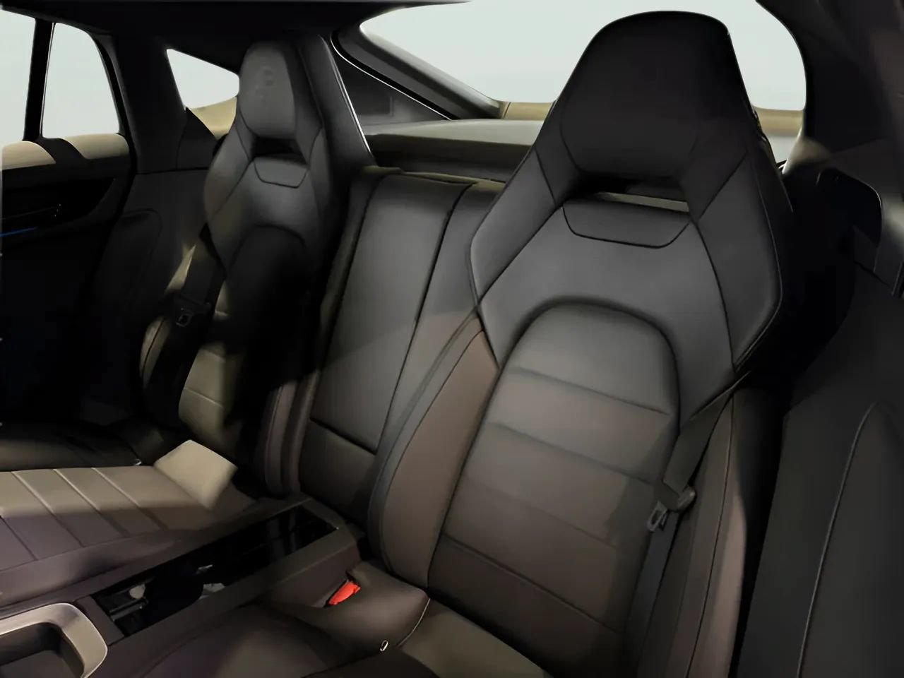 Used 2024 Porsche Panamera image 17