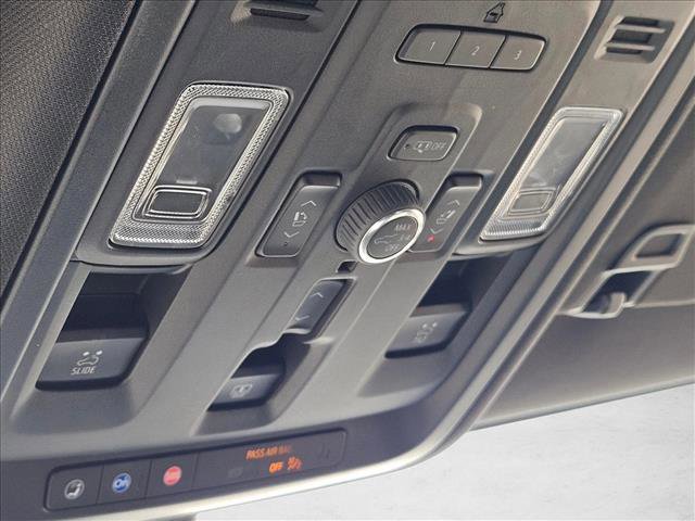 Used 2022 GMC Yukon Denali w/ Advanced Technology Package image 12