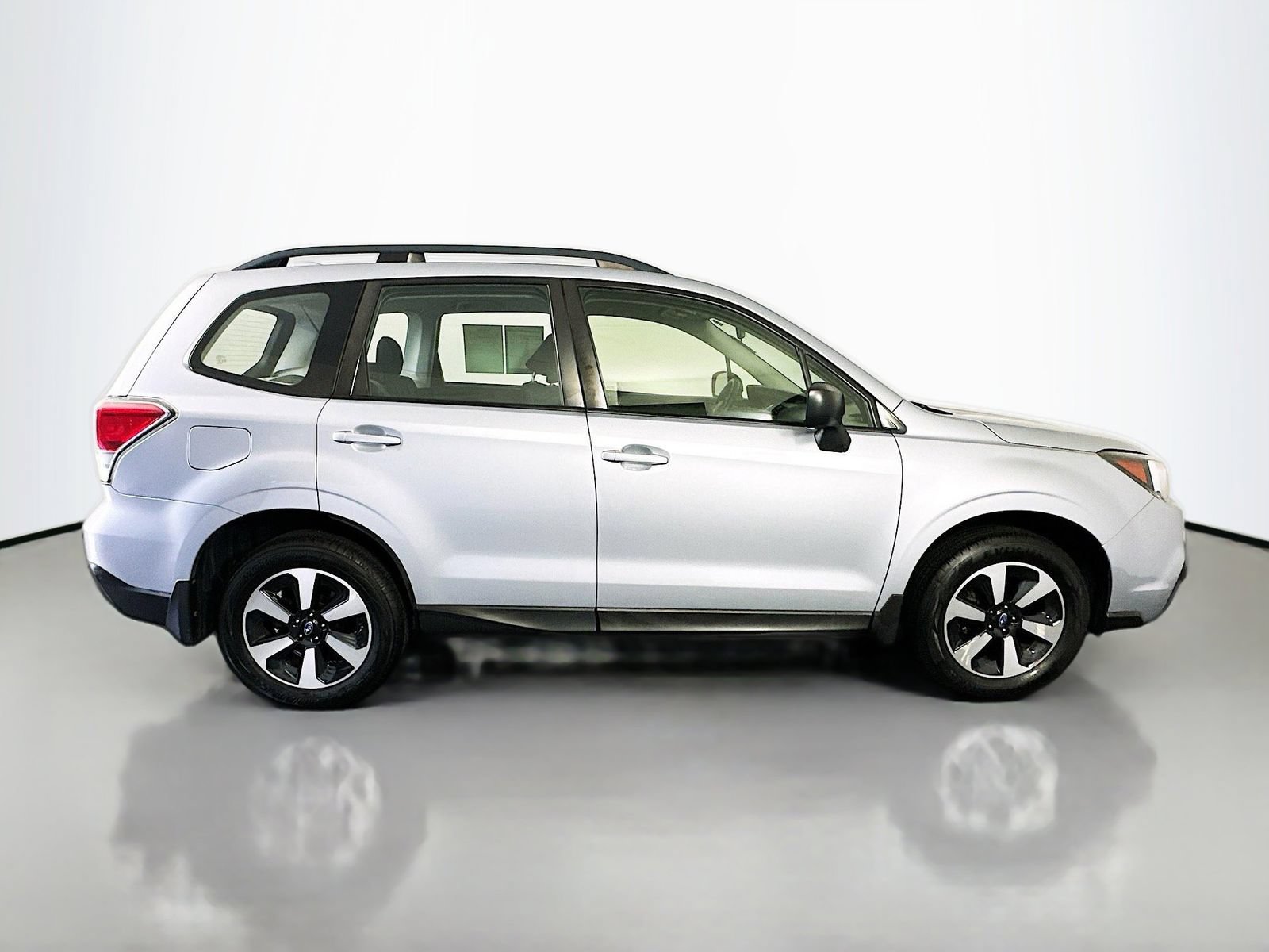 Used 2017 Subaru Forester 2.5i w/ Alloy Wheel Package AWD/4WD image 8