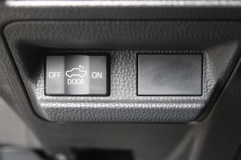 Used 2024 Toyota Tacoma TRD Sport AWD/4WD image 32