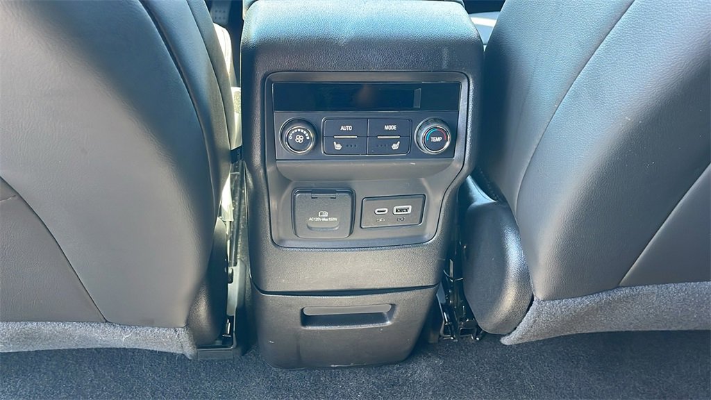 Used 2023 GMC Acadia AT4 w/ Technology Package image 16