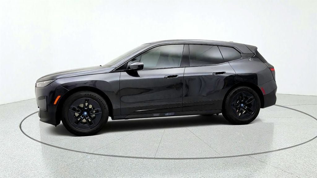 Used 2024 BMW iX xDrive50 w/ Premium Package AWD/4WD image 8