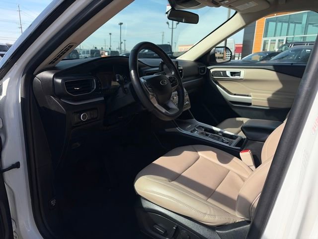 Used 2023 Ford Explorer XLT w/ Equipment Group 202A image 18
