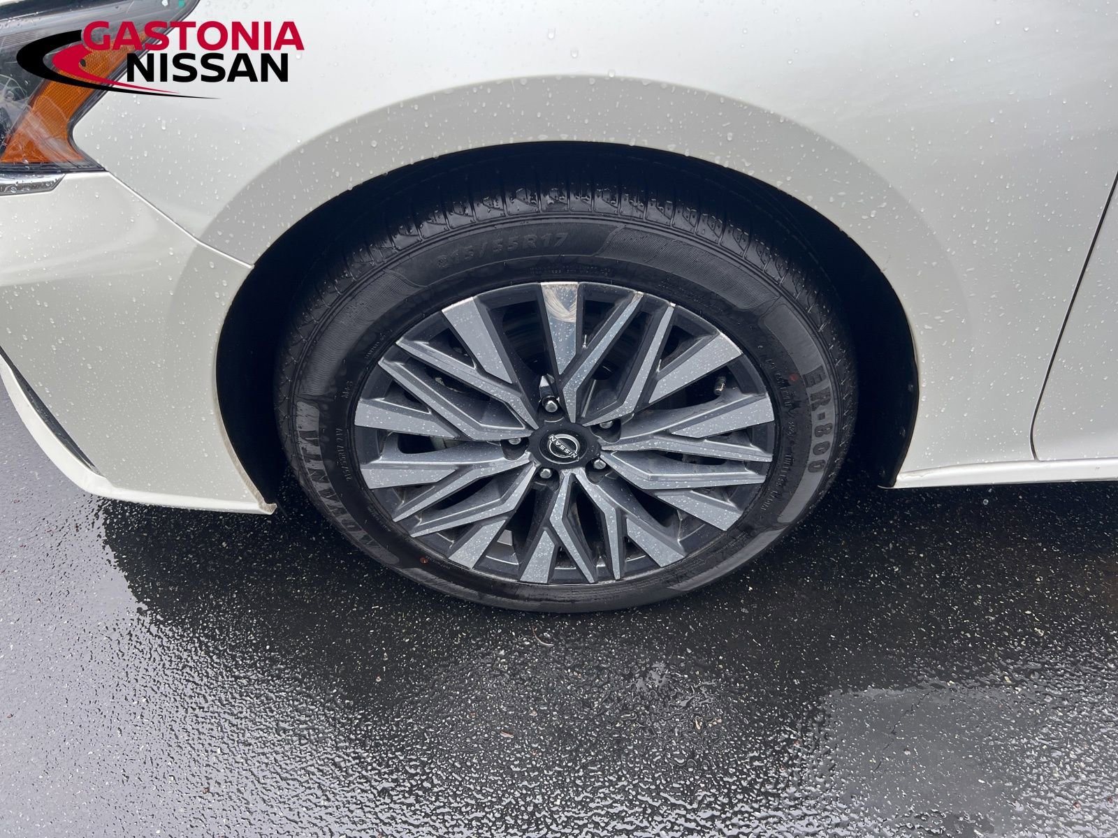 Used 2024 Nissan Altima 2.5 SV image 6