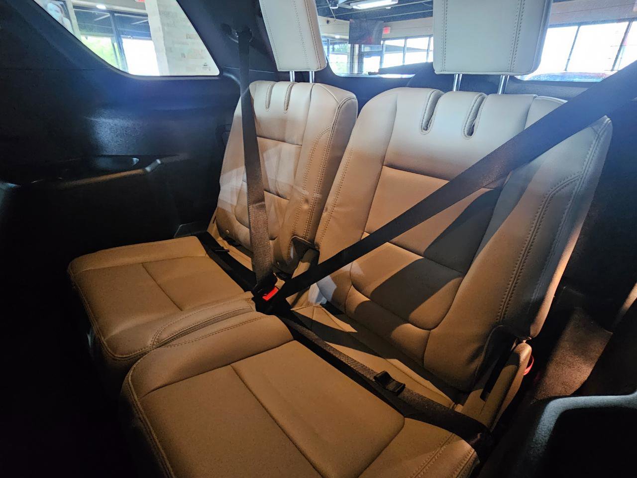 Used 2018 Ford Explorer XLT w/ Equipment Group 202A image 25