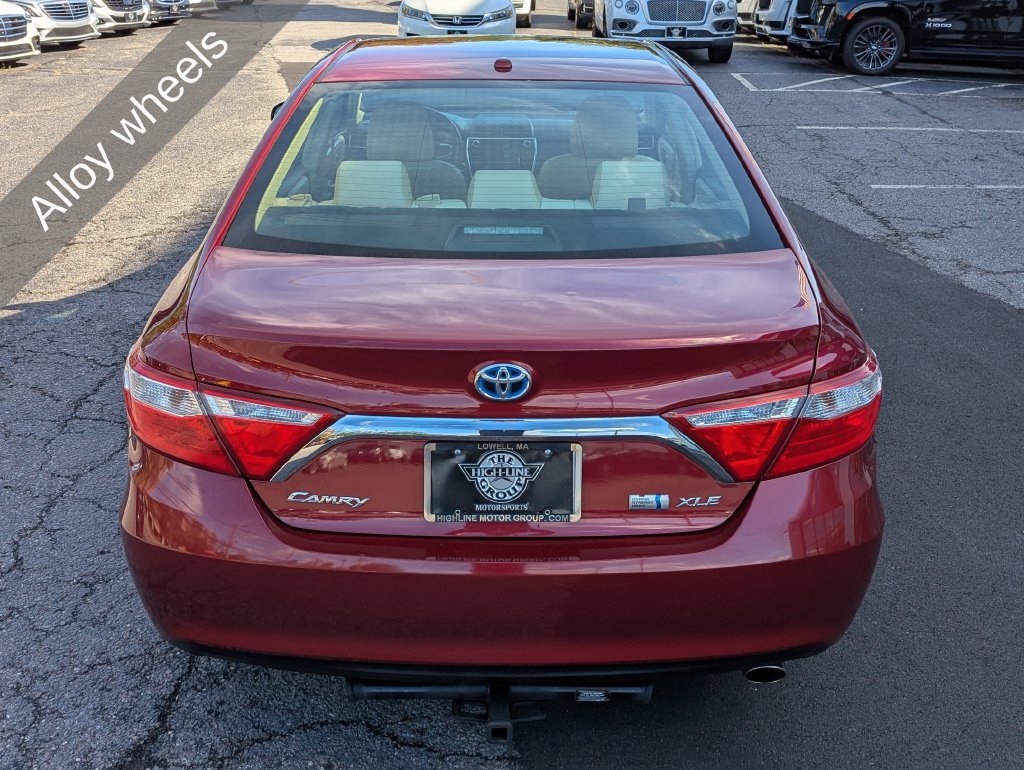 Used 2017 Toyota Camry XLE w/ Moonroof Package FWD image 9