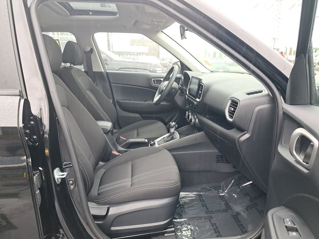 Used 2026 Hyundai Venue SEL FWD image 17