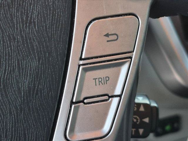 Used 2015 Toyota Prius V Five FWD image 14