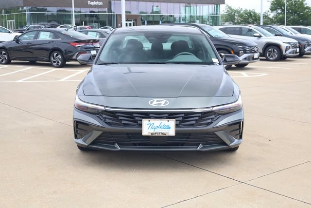 New 2026 Hyundai Elantra SEL Sport Premium FWD image 3