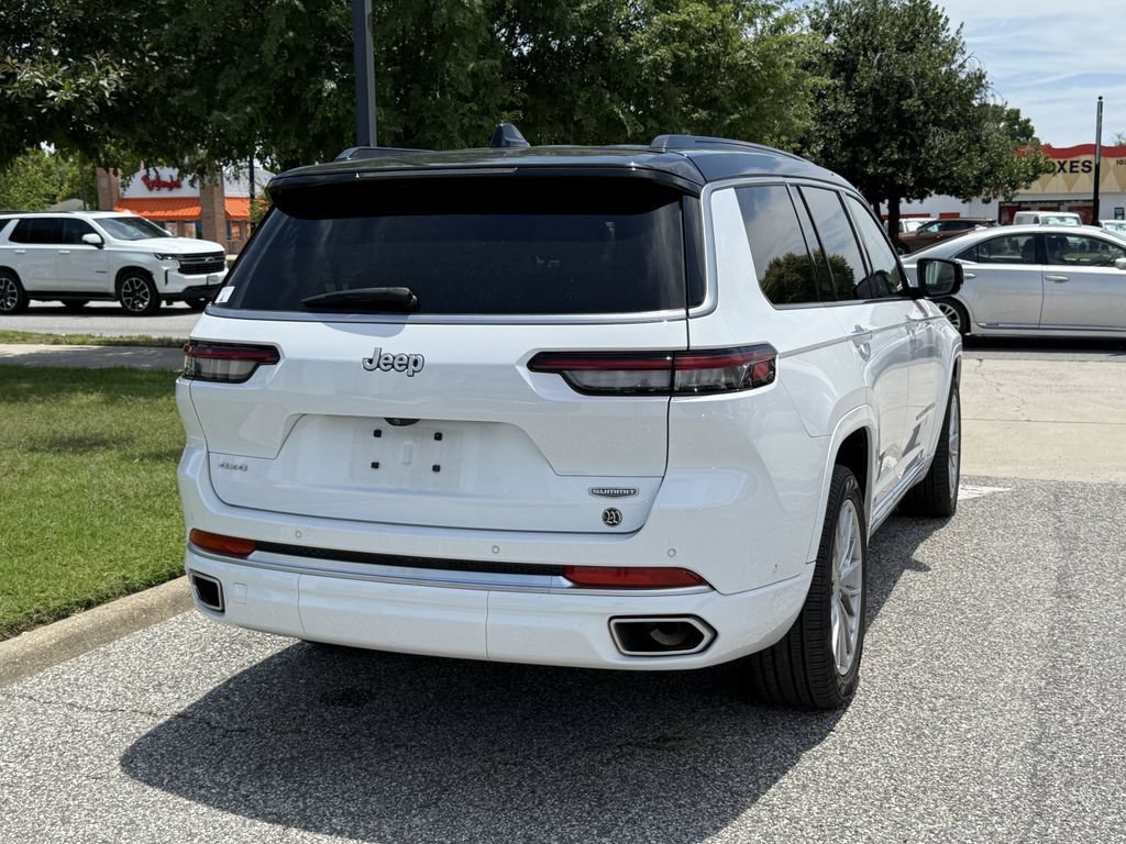 Used 2024 Jeep Grand Cherokee L Summit w/ Luxury Tech Group V AWD/4WD image 16