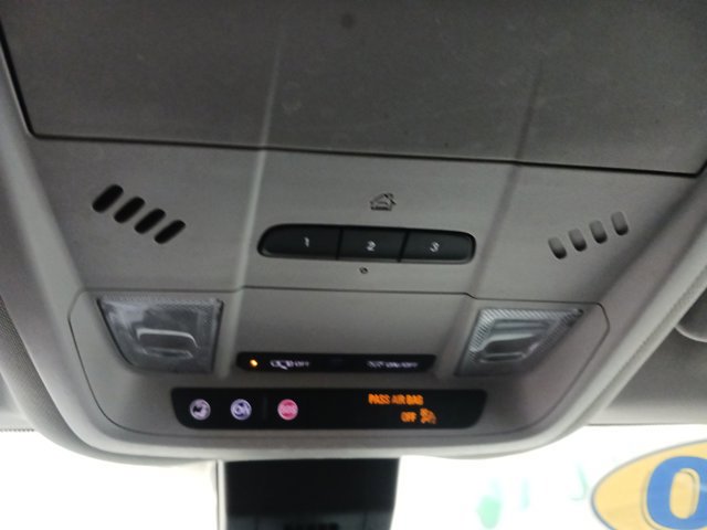 Used 2020 Chevrolet Equinox LT image 28