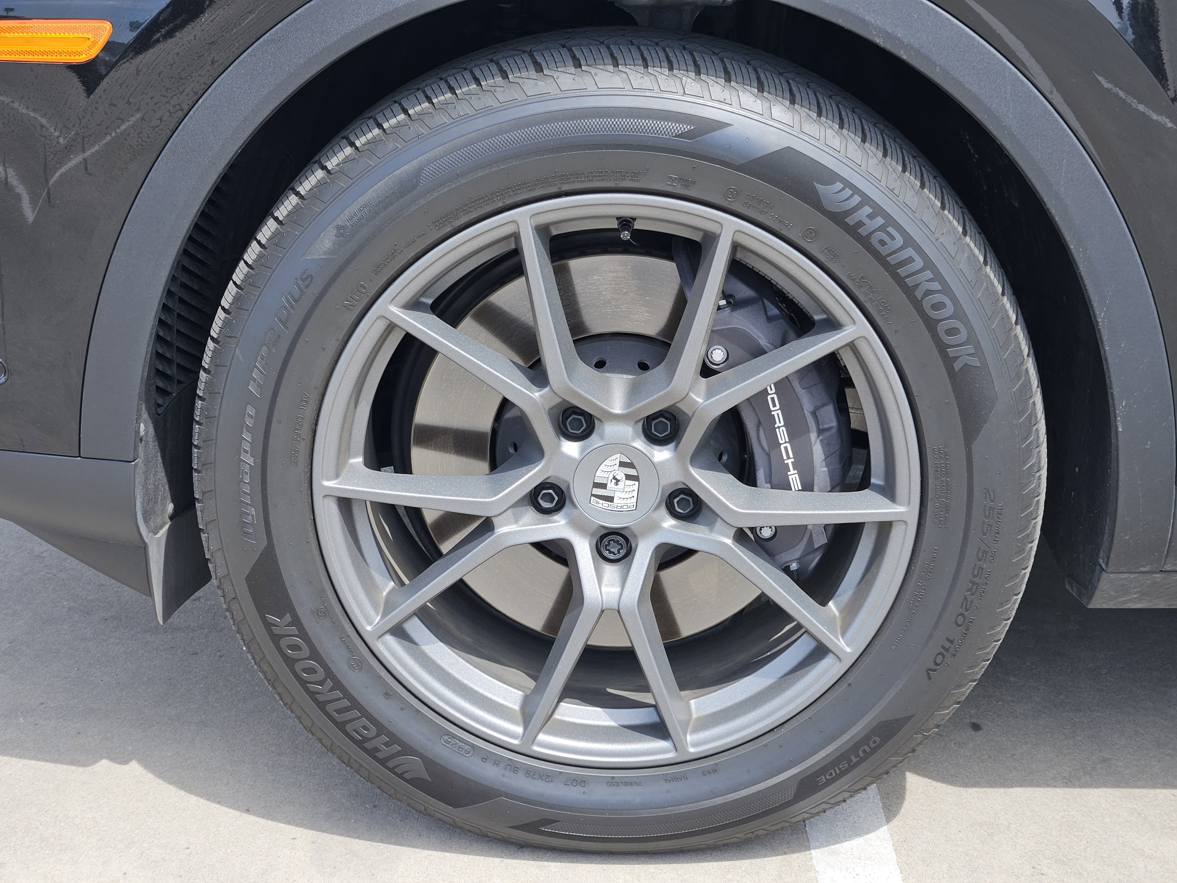 Certified 2025 Porsche Cayenne Coupe image 14