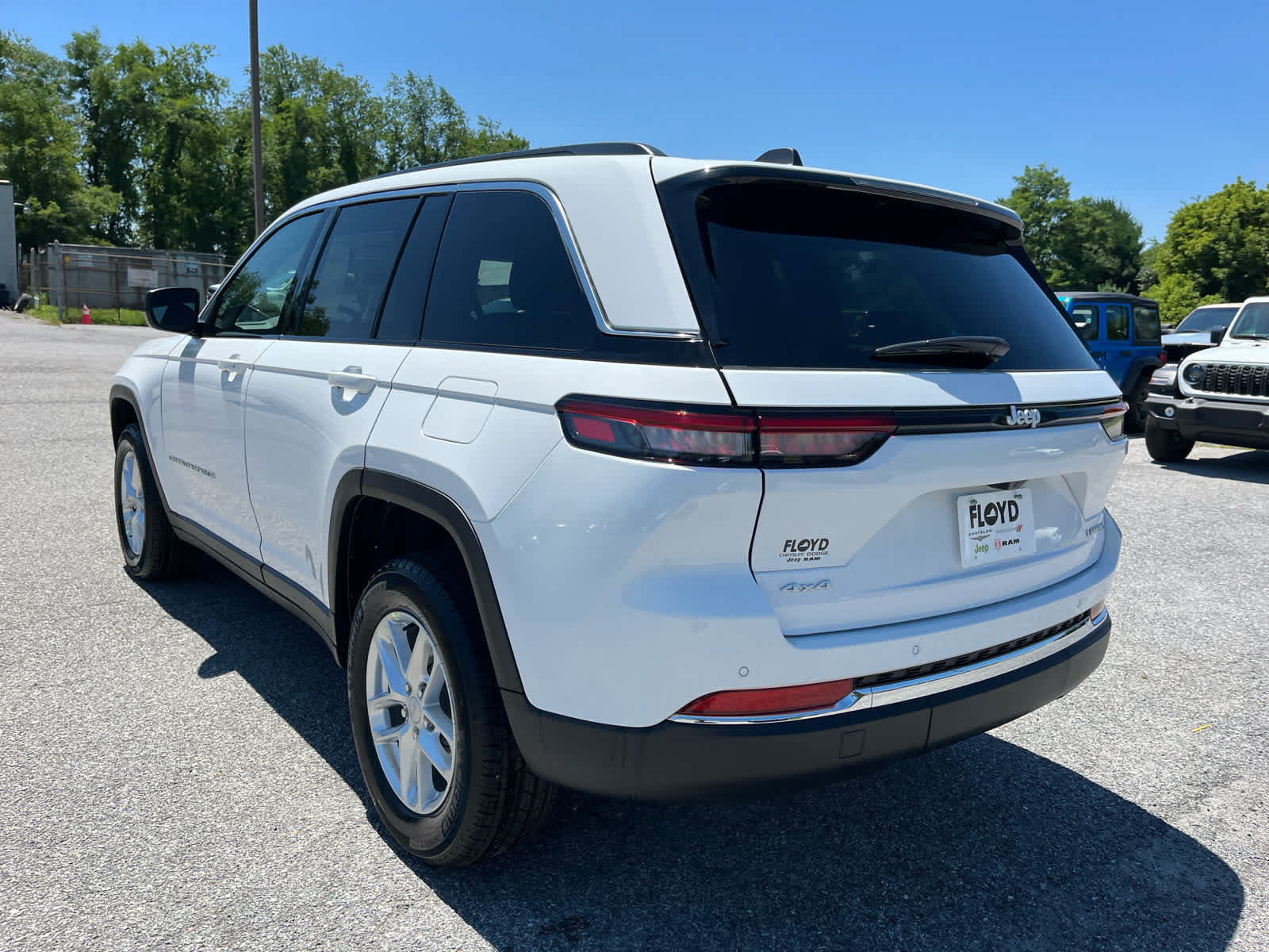 New 2026 Jeep Grand Cherokee Laredo AWD/4WD image 5