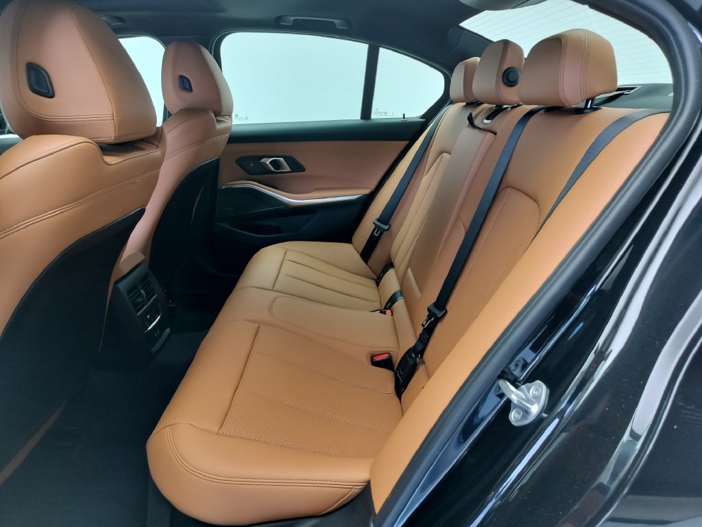 New 2026 BMW 330i Sedan w/ Premium Package RWD image 20
