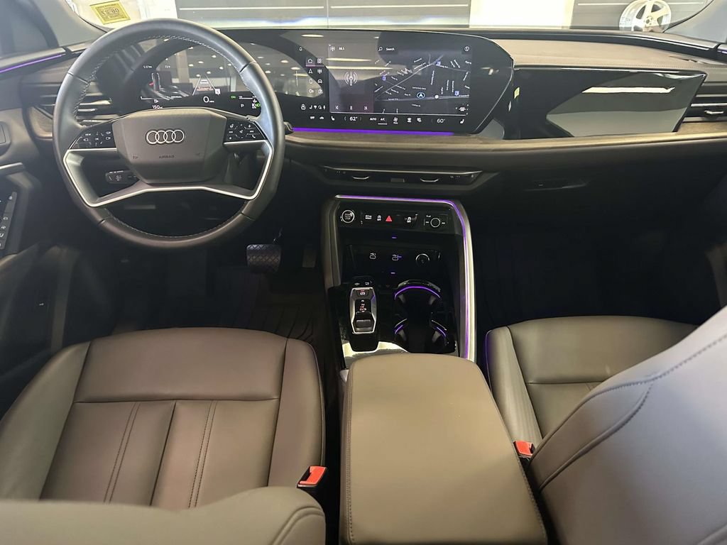 Used 2025 Audi Q5 Premium Plus w/ Premium Plus AWD/4WD image 17